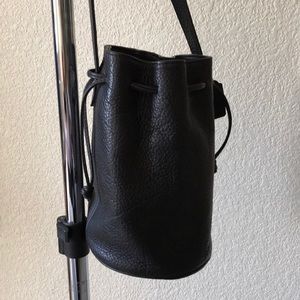 Vintage coach crossbody drawstring bucket bag